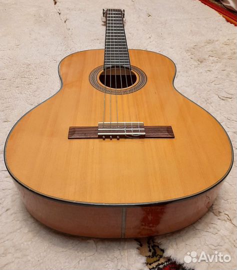 Классическая гитара 