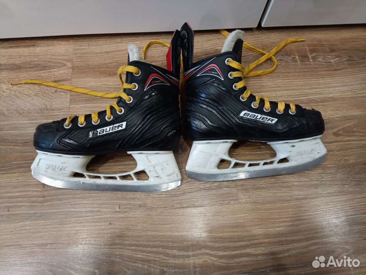 Коньки хоккейные