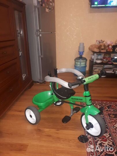 Детский трехколесный велосипед с ручкой бу