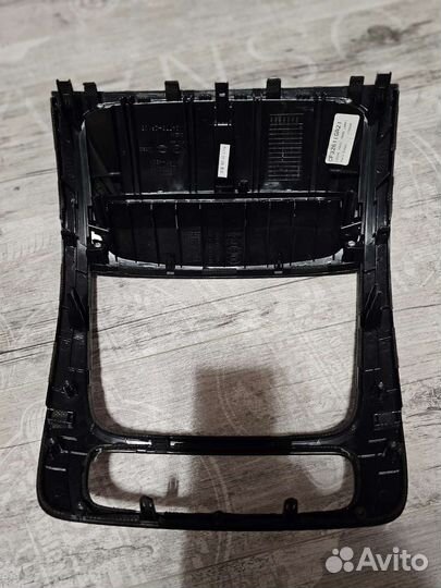 Накладка центральной консоли Kia Sorento XM FL