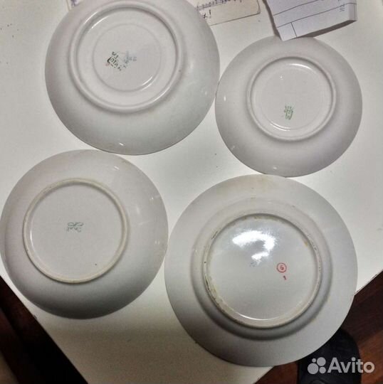 Тарелки для кухни и др.нужные вещи