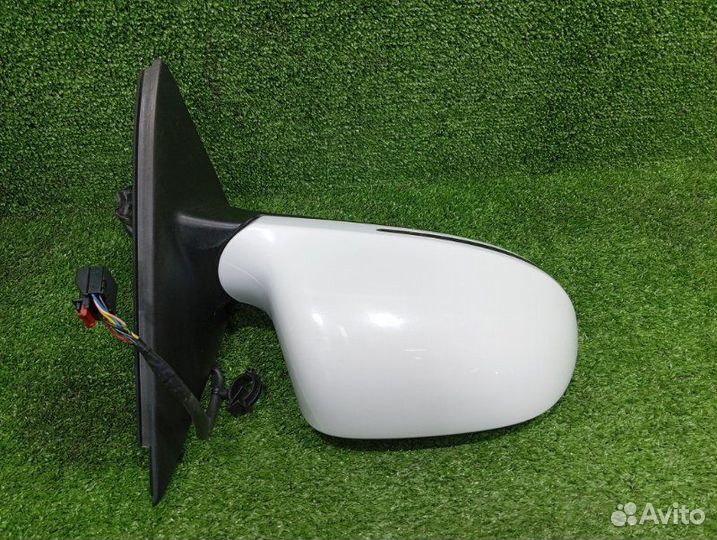 Зеркало заднего вида боковое правое Audi Q3 8U