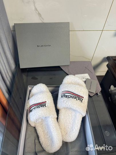 Тапочки меховые Balenciaga