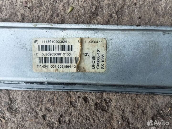 Стеклоподъемники передних дверей Лада Калина 2