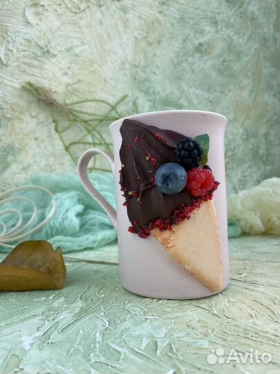 Кружка с декором из полимерной глины