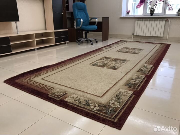 Ковер шерстяной б/у 1,5 на 4,5 м в отличном сост