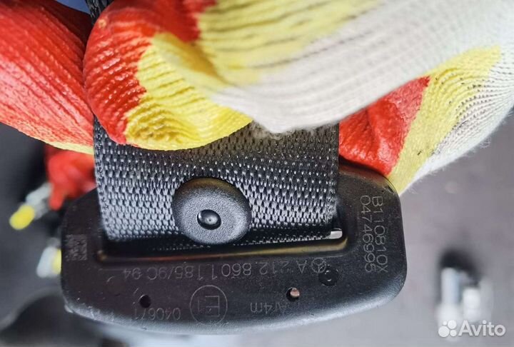 Ремень задний черный с пиропатроном Mercedes W212