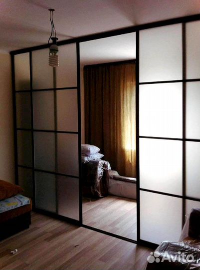 Раздвижная перегородка с матовым стеклом