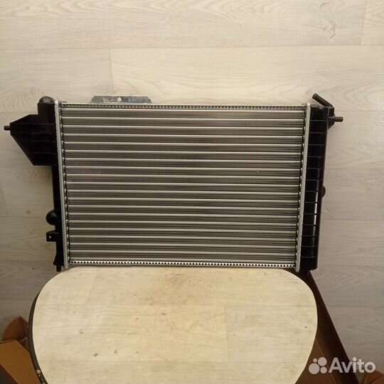 Радиатор охлаждения Opel Vectra A 1.8-2.0 МКПП