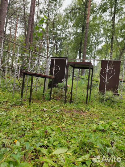 Скамейка со столиком