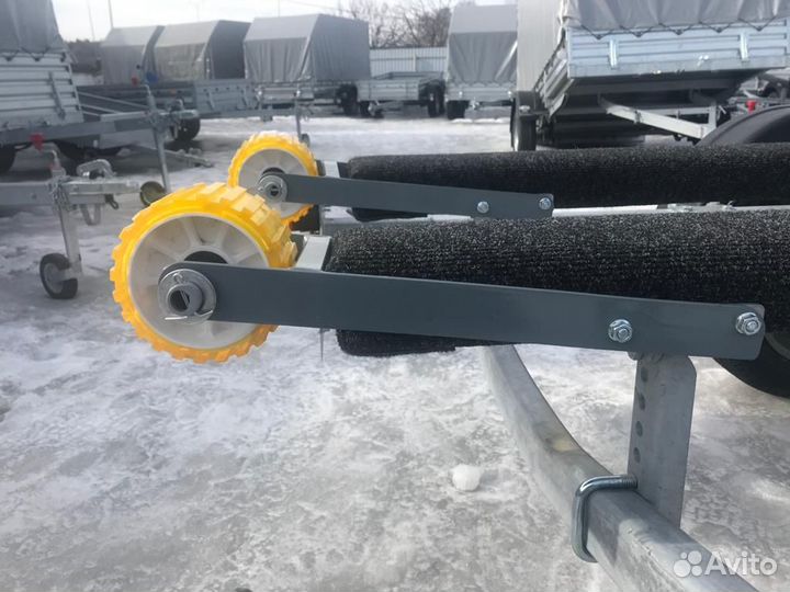 Опорные ролики на ложементы прицепа в сборе (в ко