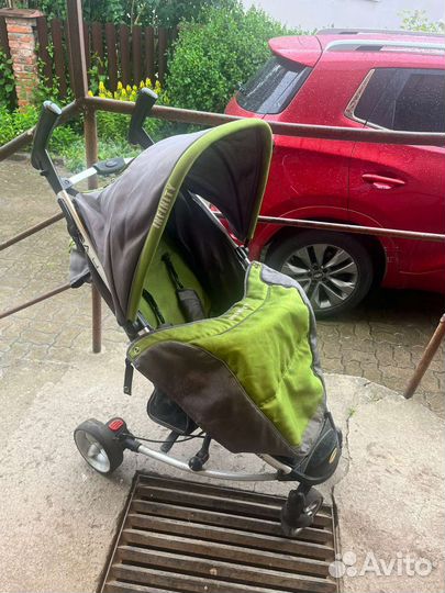 Прогулочная коляска