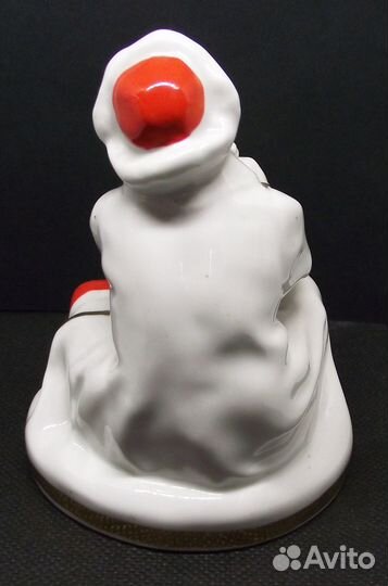 Статуэтка фарфоровая Бабай кураист, Башкир 3 сорт