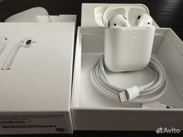 Airpods 2 с беспроводной зарядкой