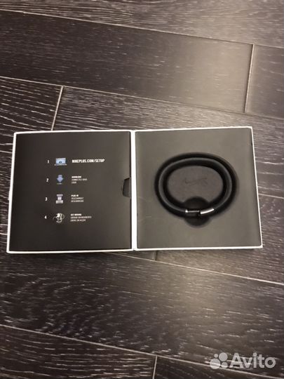 Спортивный браслет Nike