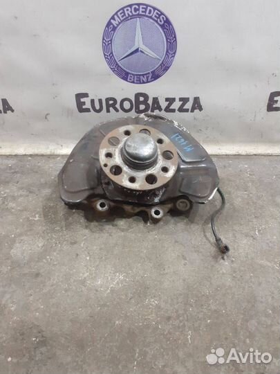 Кулак передний правый Mercedes W212