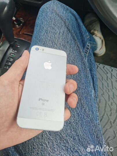 iPhone SE, 32 ГБ