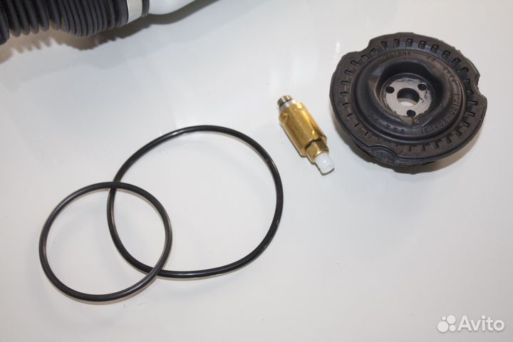 Пневмобаллон Передний Ауди ку7 4Л Новый