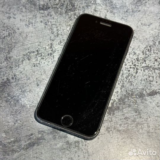 iPhone 8, 64 ГБ