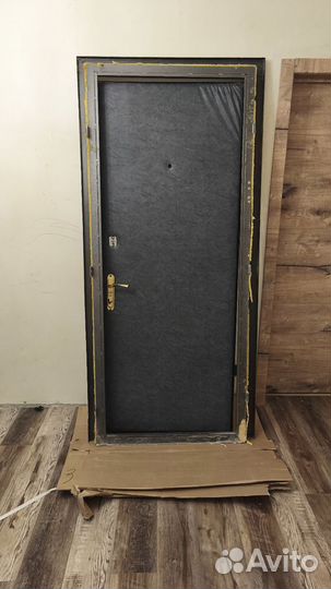 Входная дверь