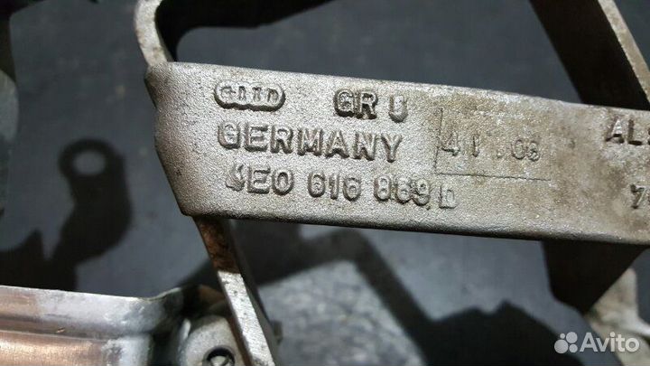 Кронштейн компрессора Audi S8 D3 BSM 2006