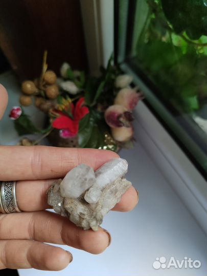 Друзы хрусталя в ассортименте