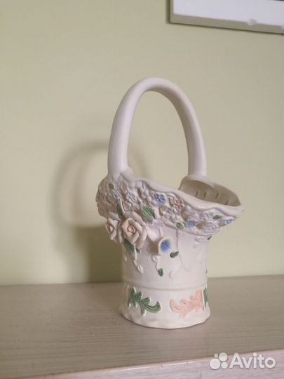 Корзинка фарфоровая