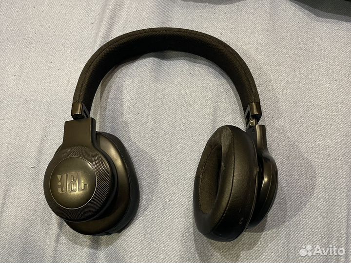 Беспроводные наушники jbl E55BT