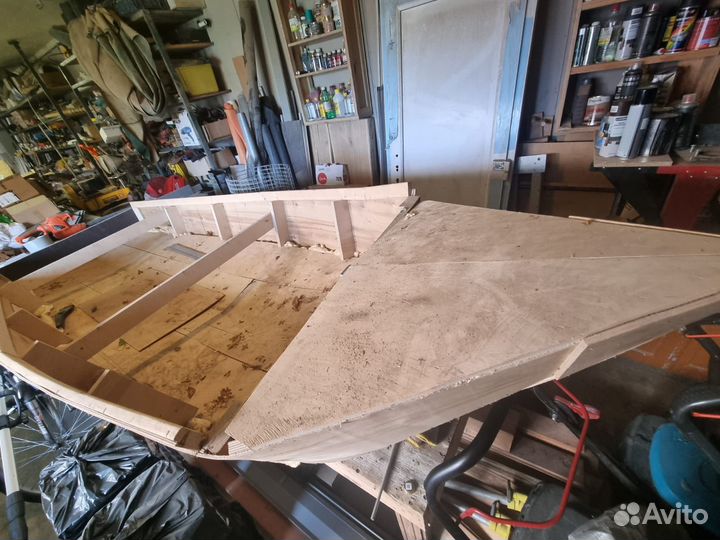 Недостроенная лодка