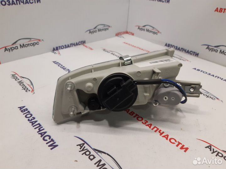 Фара противотуманная передняя правая Toyota Ipsum