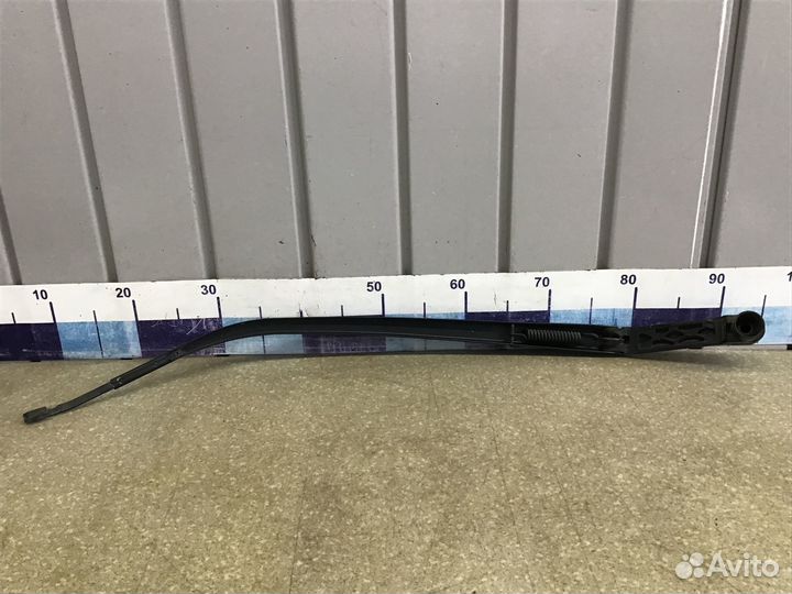 Поводок стеклоочистителя передний правый Mazda CX