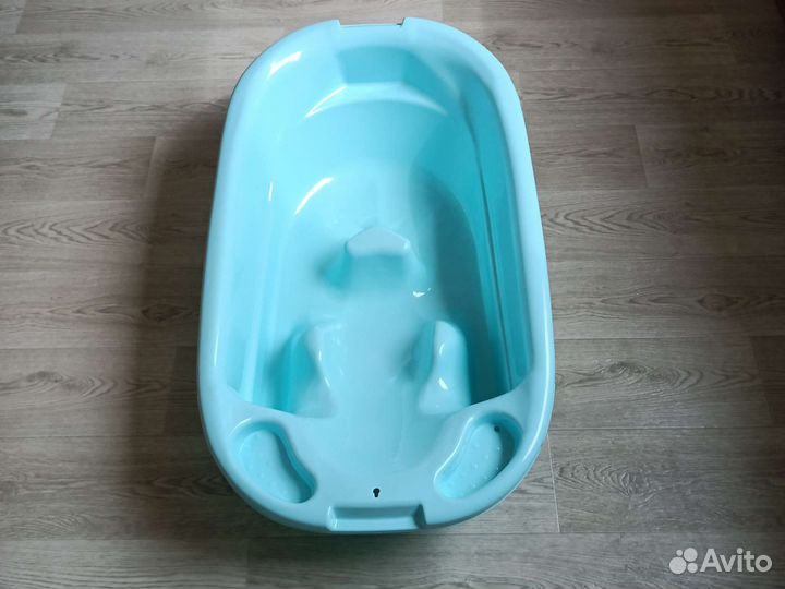 Детская ванночка для купания с встроенной горкой