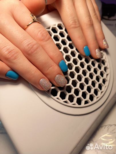 Модель на маникюр