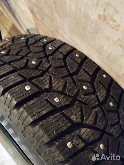 Bridgestone Blizzak Spike-02 195/65 R15 92T