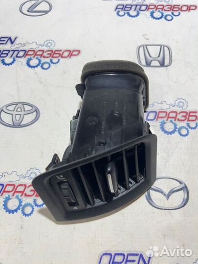 Дефлектор воздушный передний правый Skoda Fabia 2