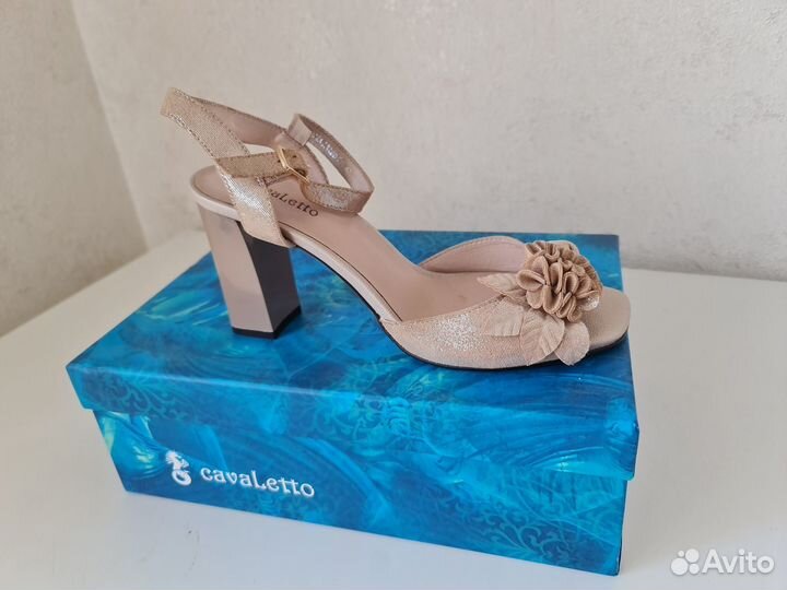Босоножки женские новые Cavaletto (40)
