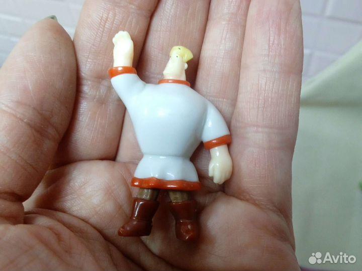 Игрушки из киндера Три богатыря