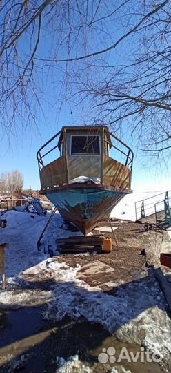 Прогулочный катер