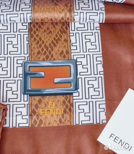 Шелковый платок Fendi