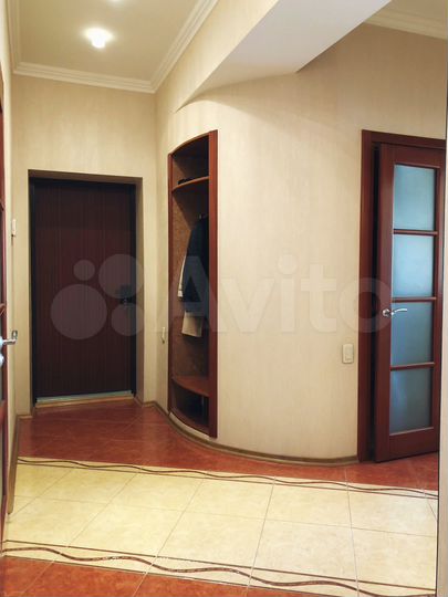 2-к. квартира, 90 м², 5/6 эт.