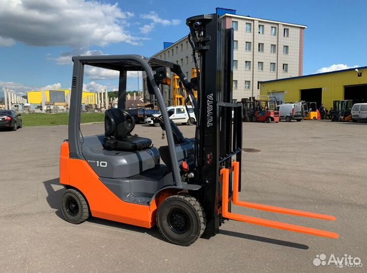 Вилочный автопогрузчик Тойота 62-8FD10