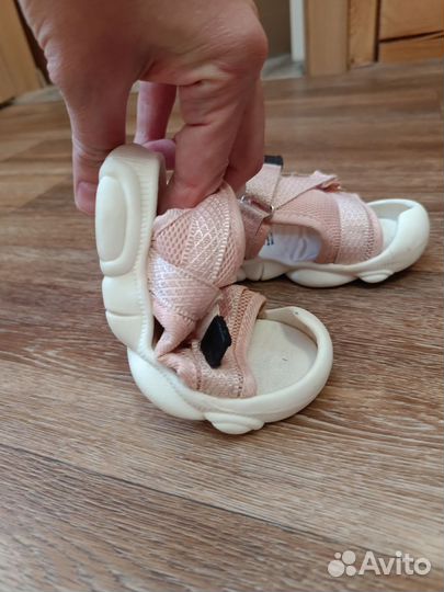Сандалии 24 размер гибкая подошва