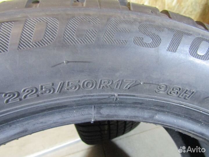 Bridgestone Blizzak LM-001 225/50 R17