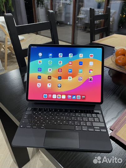 iPad Pro (2021) 12,9 WiFi + Magic Keyboard