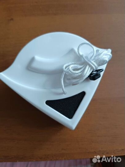 Стеклоочиститель магнитный