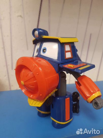 Роботы поезда, Виктор