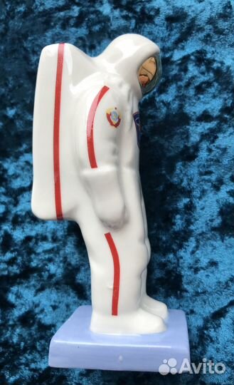 Статуэтка фарфор, Космонавт, мкс 