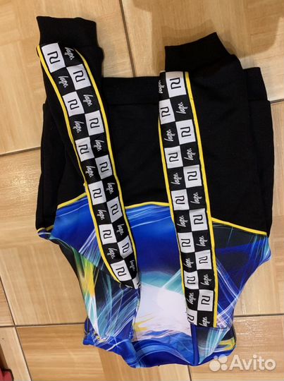 Спортивная кофта ветровка