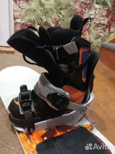 Комплект сноуборд, крепление и ботинки