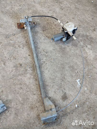 Электростеклоподъемник Mercedes Vito W638